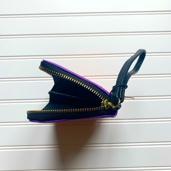 COPY - Steve Madden LBGTQ+ pride wristlet wallet - Picture 4 of 5